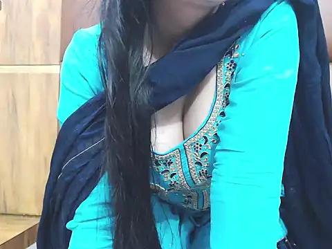 RealNaina's cam snapshot