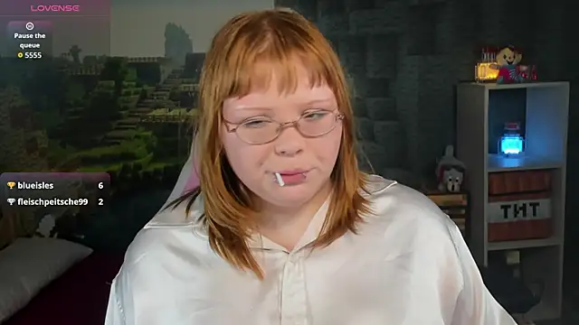 LottieReed's cam snapshot