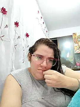 karlythoth@xh's cam snapshot