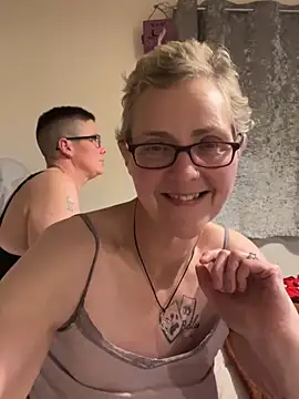 Curvy-Jinx's cam snapshot