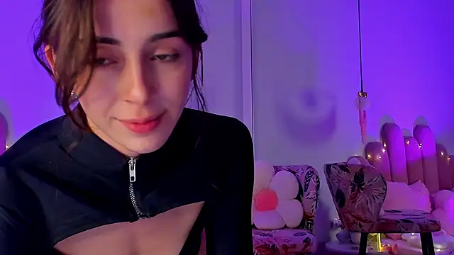 ElsaYoung's cam snapshot