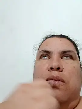 yaneth_'s cam snapshot