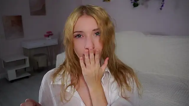 SunnivaCovil's cam snapshot