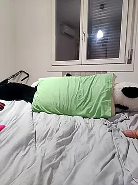 Miachan_LaGattinaVogliosa's cam snapshot