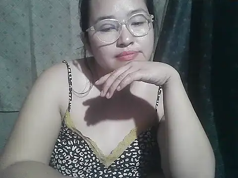 yummy_jyra02167's cam snapshot