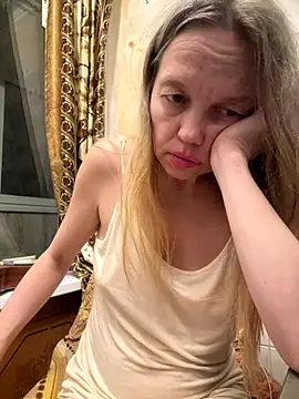 Suzanele's cam snapshot