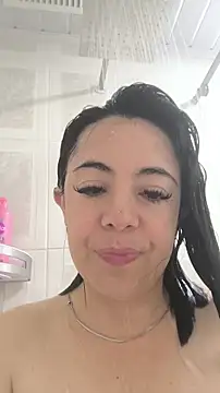 Bella_fournier's cam snapshot