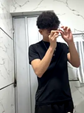 JoseLucian live sex cam