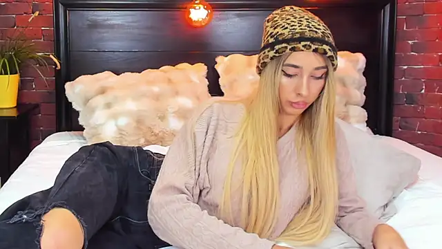 ChristynaRoss live sex cam