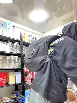 JuanZapata33 live sex cam