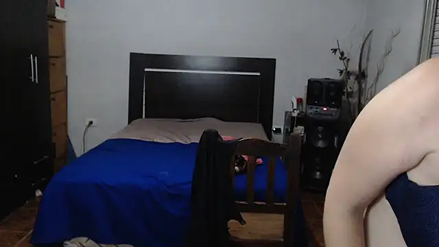 Holly-Hot live sex cam