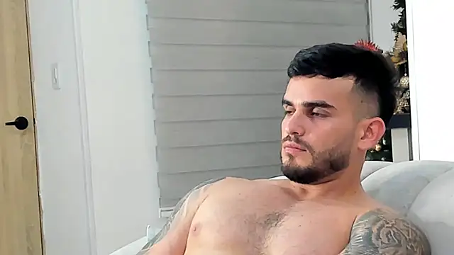 Ricardogo19 live sex cam