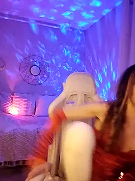 Luna_Kitanna live sex cam