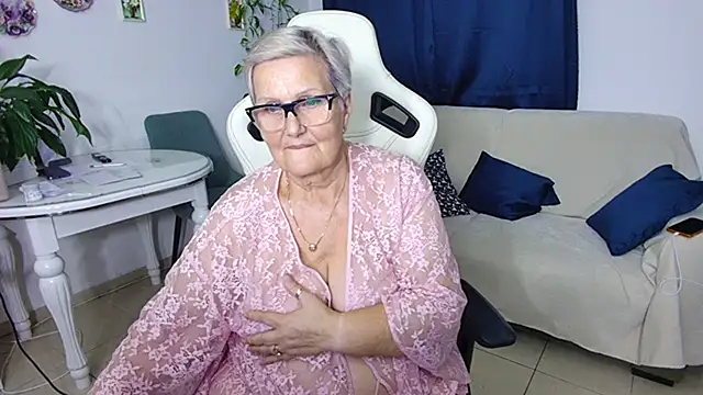 Selenna57 live sex cam