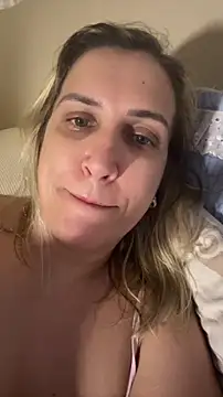 Bia_sexynovaes's cam snapshot