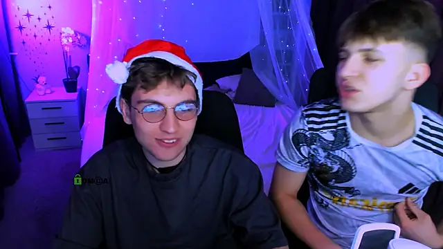 travis_wolf_'s cam snapshot