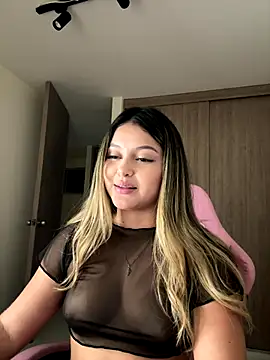 lunablossom_ live sex cam