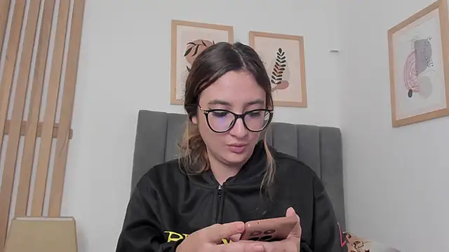 Alice_Dickinssonn's cam snapshot