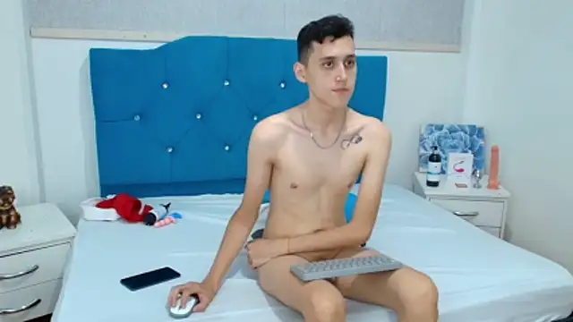 LuigiMarchetti live sex cam