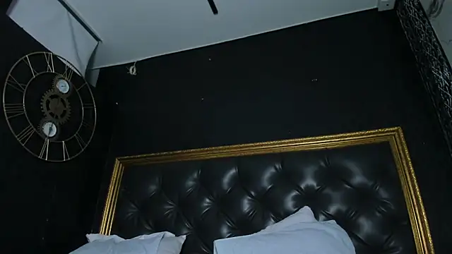 DalayMoore live sex cam