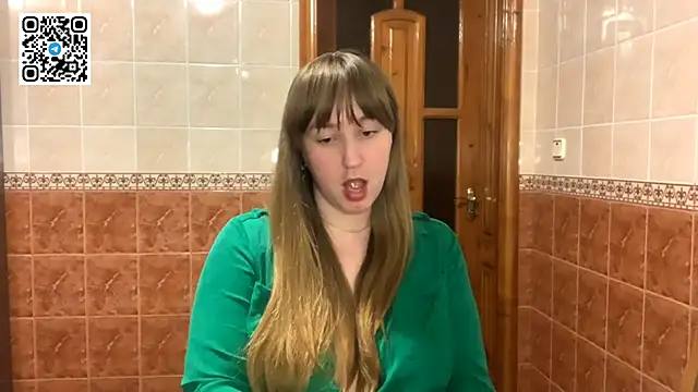 MaroonMoon_'s cam snapshot