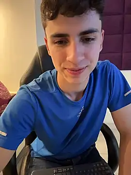 AdrianRinaldi live sex cam