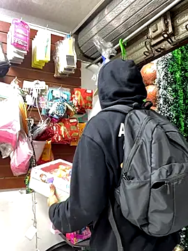 JuanZapata33 live sex cam