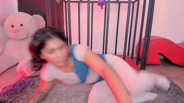 SnakeMuse's cam snapshot