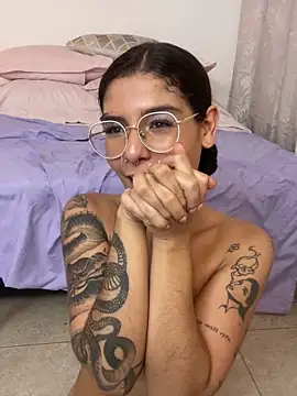 LauraRaider live sex cam