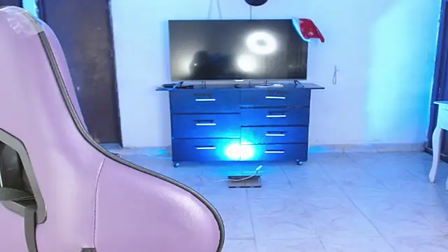 engielphoenis14 live sex cam