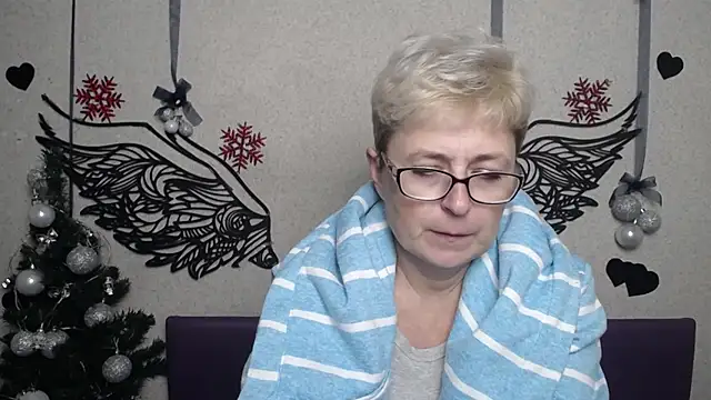 EmiliaGree live sex cam