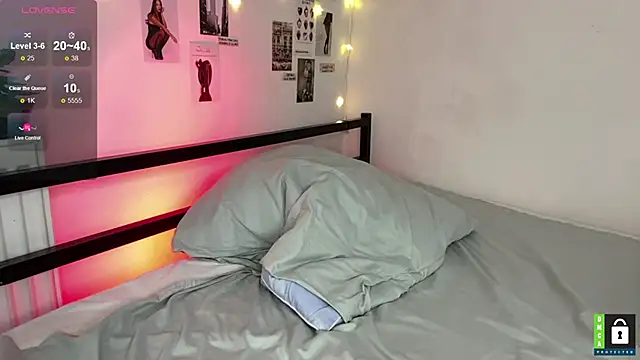 kittenmonik4xX's cam snapshot