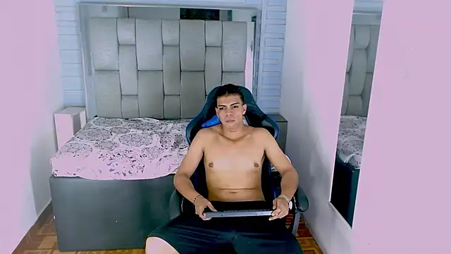 Foxter_'s cam snapshot