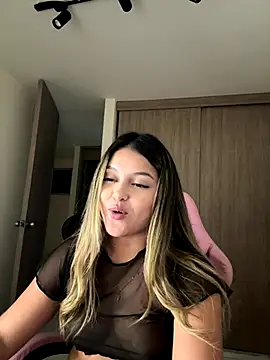 lunablossom_ live sex cam