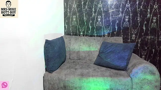 Mrs-mike-hott-boy live sex cam