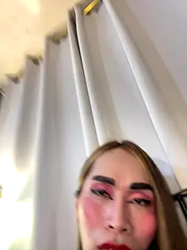 RomanticPearlTS live sex cam