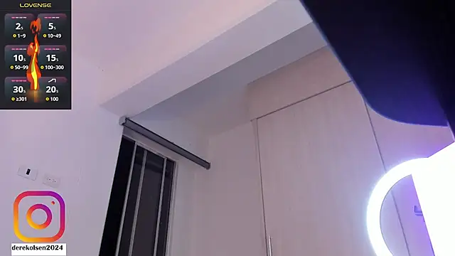 DerekOlsen live sex cam