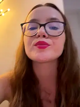 IsPlayfulMia's cam snapshot