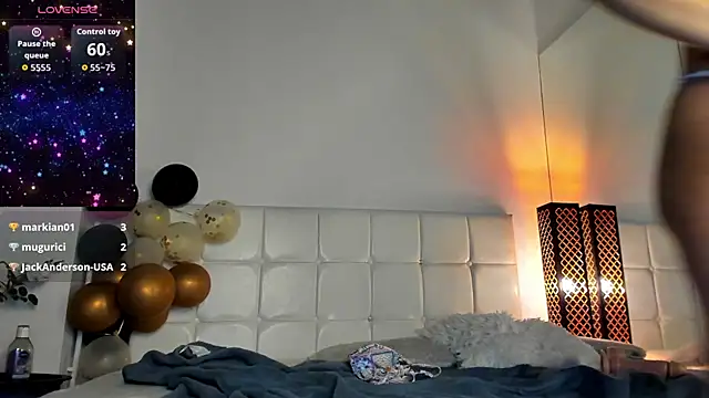 LucyRayy live sex cam