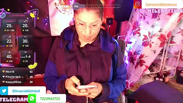 LaInsaciableIntensa live sex cam