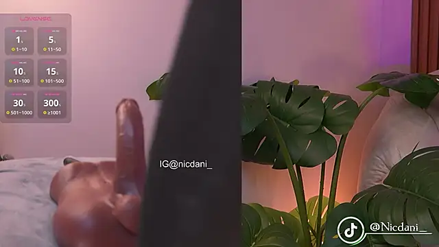 nicdani_1 live sex cam