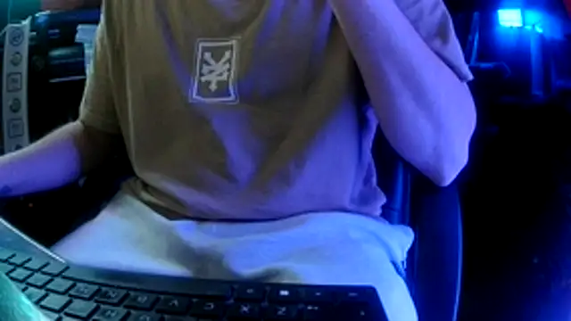 Bowerboi's cam snapshot