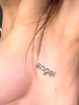 Alina_Vibe_Me live sex cam