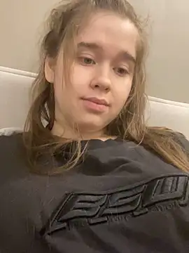 HornyGirlH live sex cam