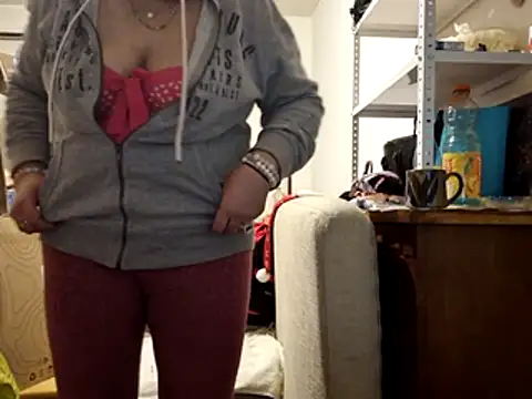 Samantha_Squirt@xh live sex cam