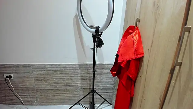 SofyLuitt live sex cam