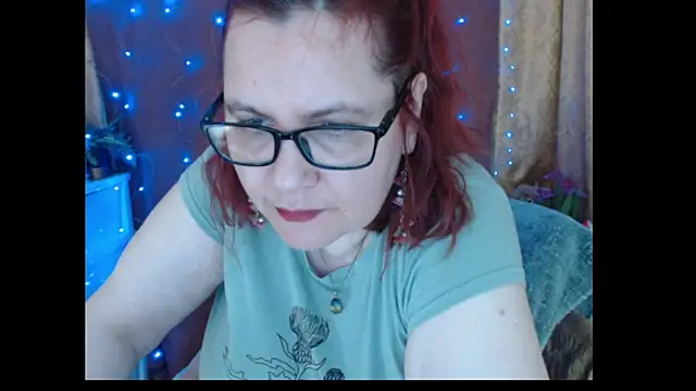 PlayfullMature live sex cam