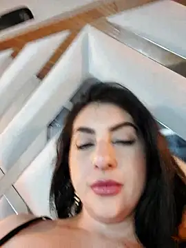 LlianneDiamond1 live sex cam