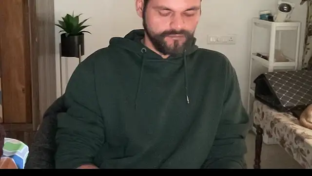 MakeMeAwareAah's cam snapshot