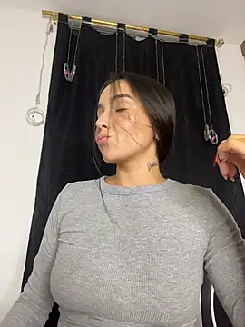 Scarlett05 live sex cam